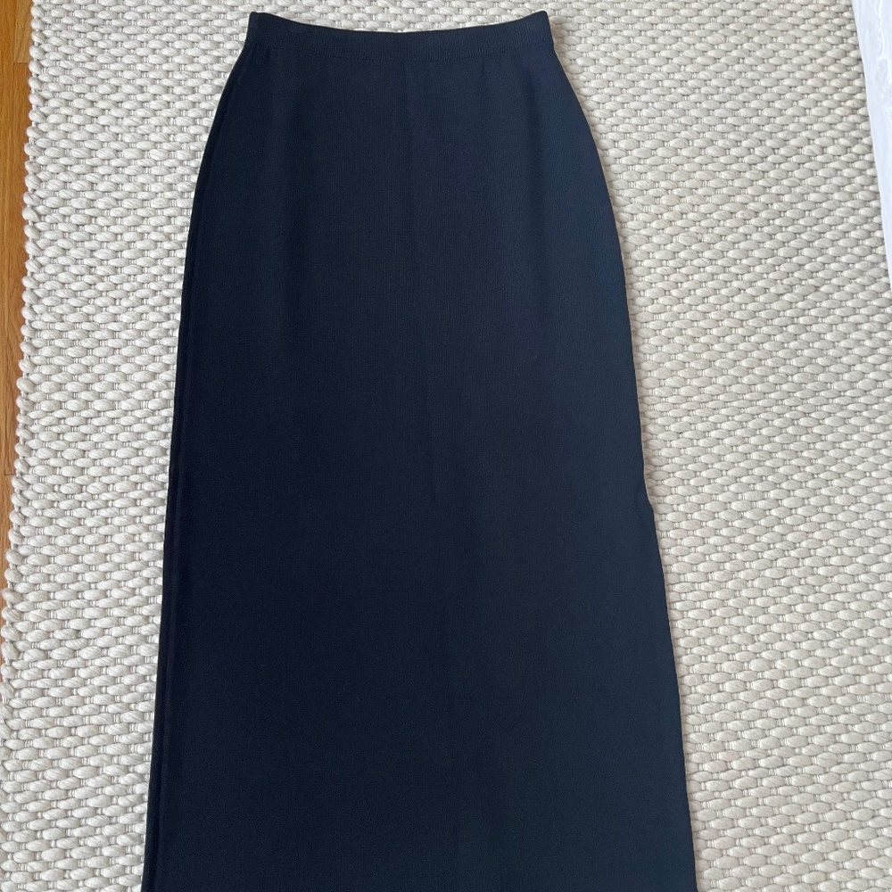 St John Womans Basics Black Santana Straight sz 6 Classic Knit Long Skirt Slit
